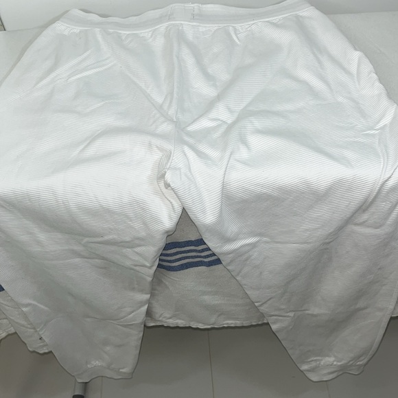 Hugo Boss”Heritage”Sweat Pants size XL. Waist is 34”-38”and inseam 29”. Like New - Picture 13 of 14